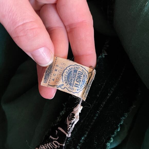 60s Vintage Green Velvet Wiggle Dress with Beaded Bodice - Picture 5 of 12